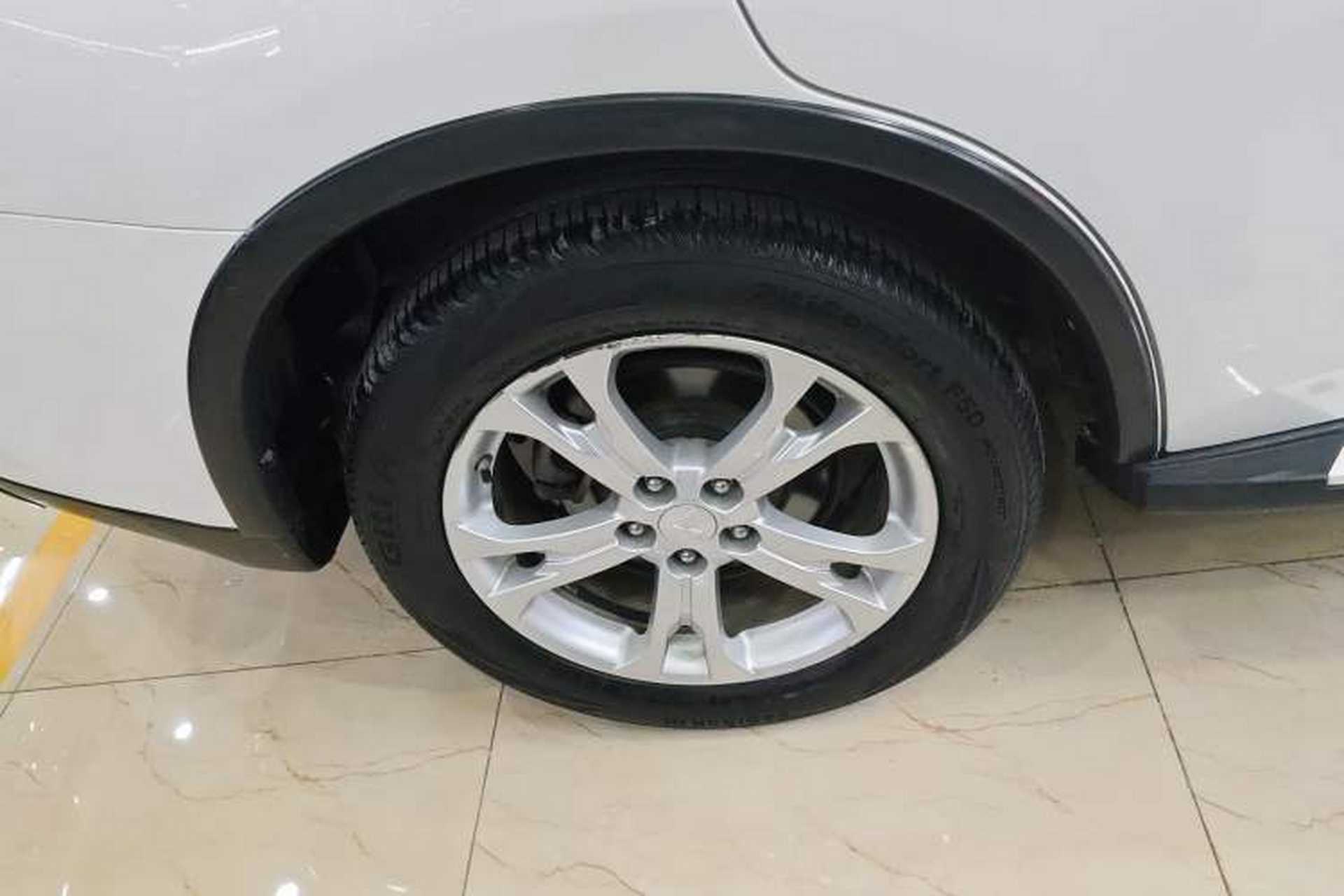 Used Mitsubishi Outlander 2014 2.4L 4x4 Deluxe Value Edition 5 Seats Right Rear Wheel Hub