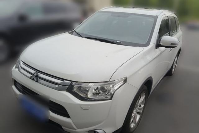 Used Mitsubishi Outlander 2014 2.4L 4x4 Deluxe Value Edition 5 Seats