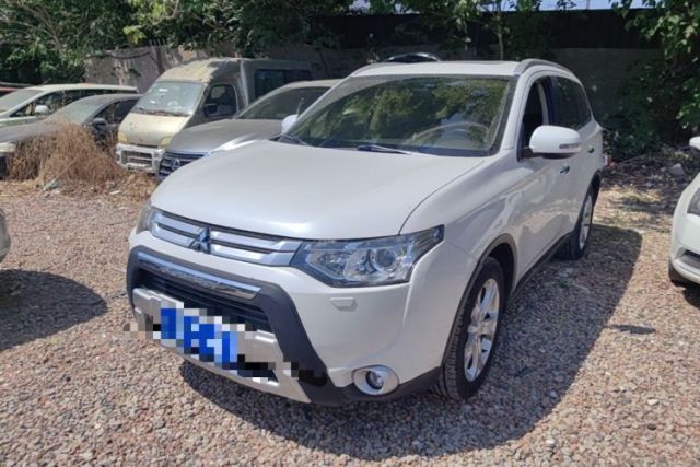 Used Mitsubishi Outlander 2014 2.4L 4x4 Deluxe Value Edition 5 Seats