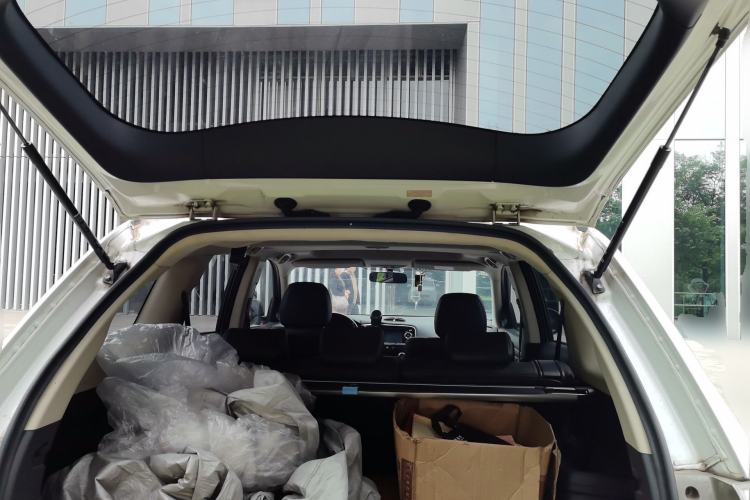 Used Mitsubishi Outlander 2014 2.4L 4x4 Deluxe Value Edition 5 Seats Trunk