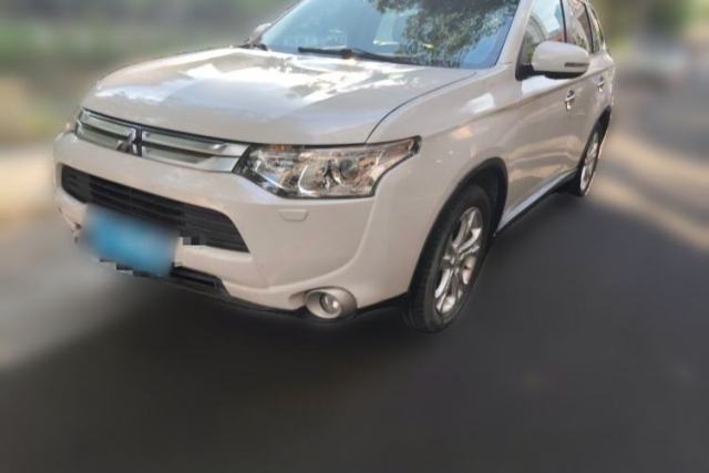 Used Mitsubishi Outlander 2014 2.4L 4x4 Deluxe Value Edition 5 Seats