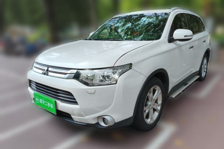 Used Mitsubishi Outlander 2014 2.4L 4x4 Deluxe Value Edition 5 Seats Guazi used car, China used car export, Used car for sale, Used  cars, Cheapest cars for sale