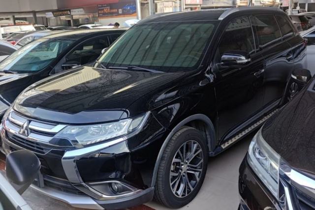 Ojetý Mitsubishi Outlander 2016 2.4L 4x4 Elite Edition 5 Seats