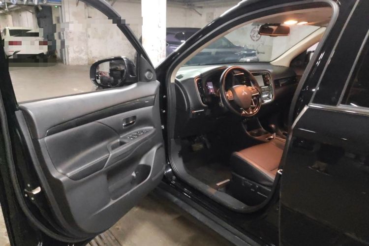 Used Mitsubishi Outlander  Driver Seat