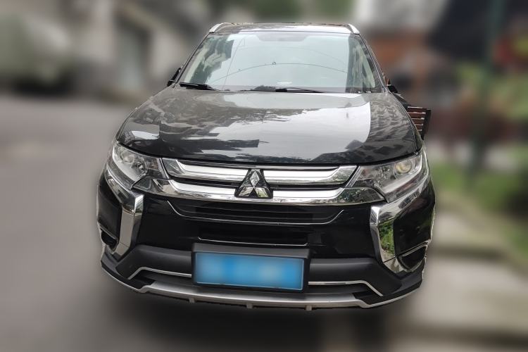 Used Mitsubishi Outlander 2016 2.0L Two-Wheel Drive Fashion Edition 5 Seats Front