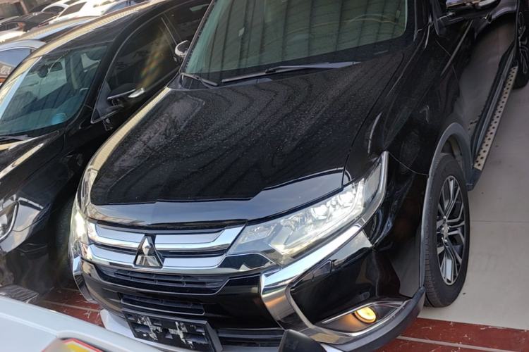 Used Mitsubishi Outlander 2016 2.4L 4x4 Elite Edition 5 Seats Front