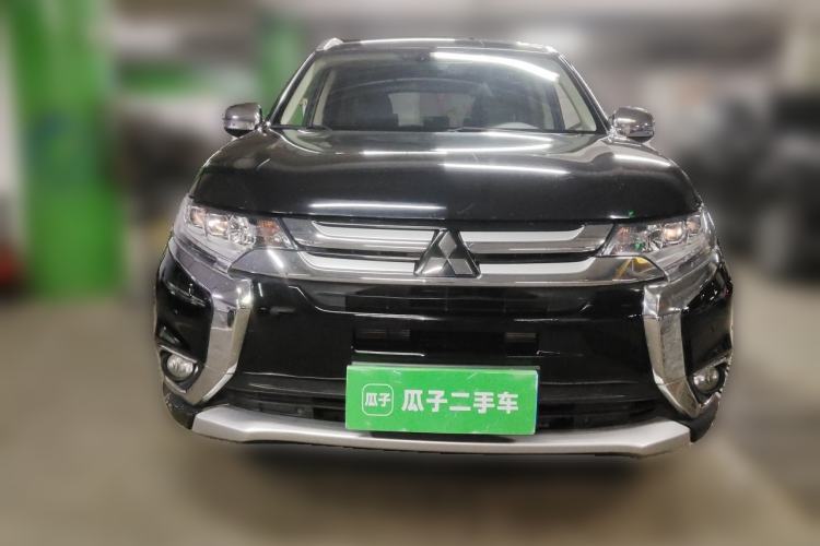 Used Mitsubishi Outlander  Front