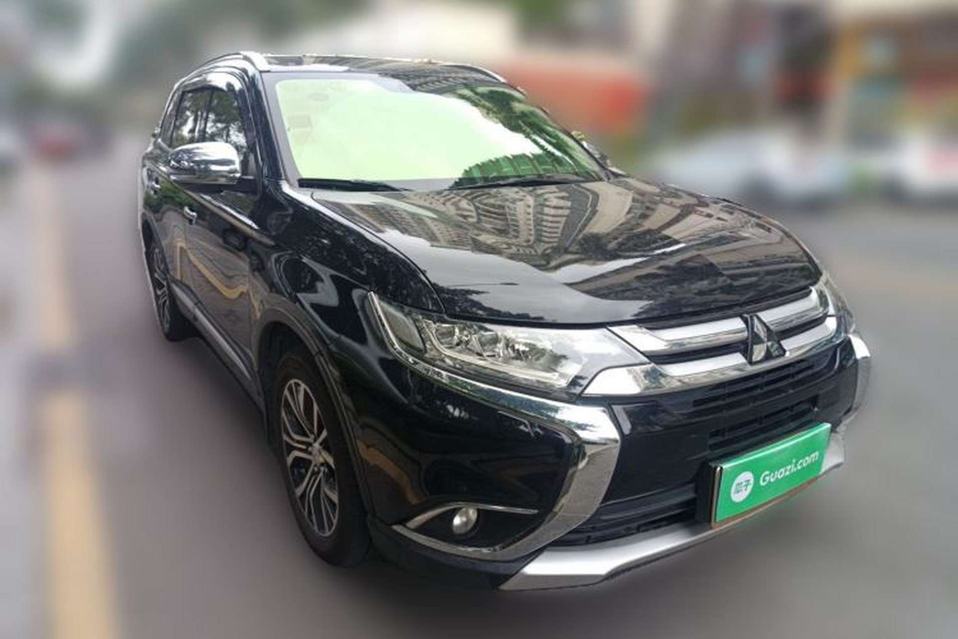 Used Mitsubishi Outlander 2016 2.4L 4x4 Elite Edition 5 Seats Front Right 45 Deg