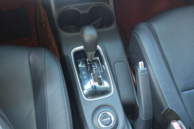 Used Mitsubishi Outlander 2016 2.4L 4x4 Elite Edition 5 Seats Gear Lever