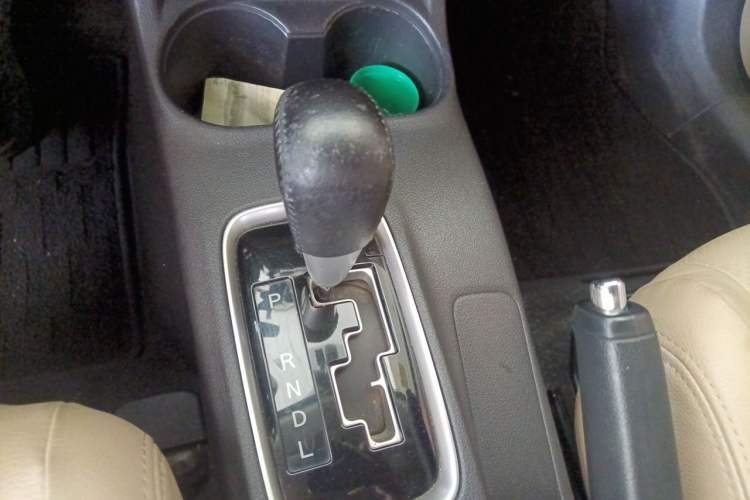 Used Mitsubishi Outlander 2016 2.4L 4x4 Elite Edition 5 Seats Gear Lever