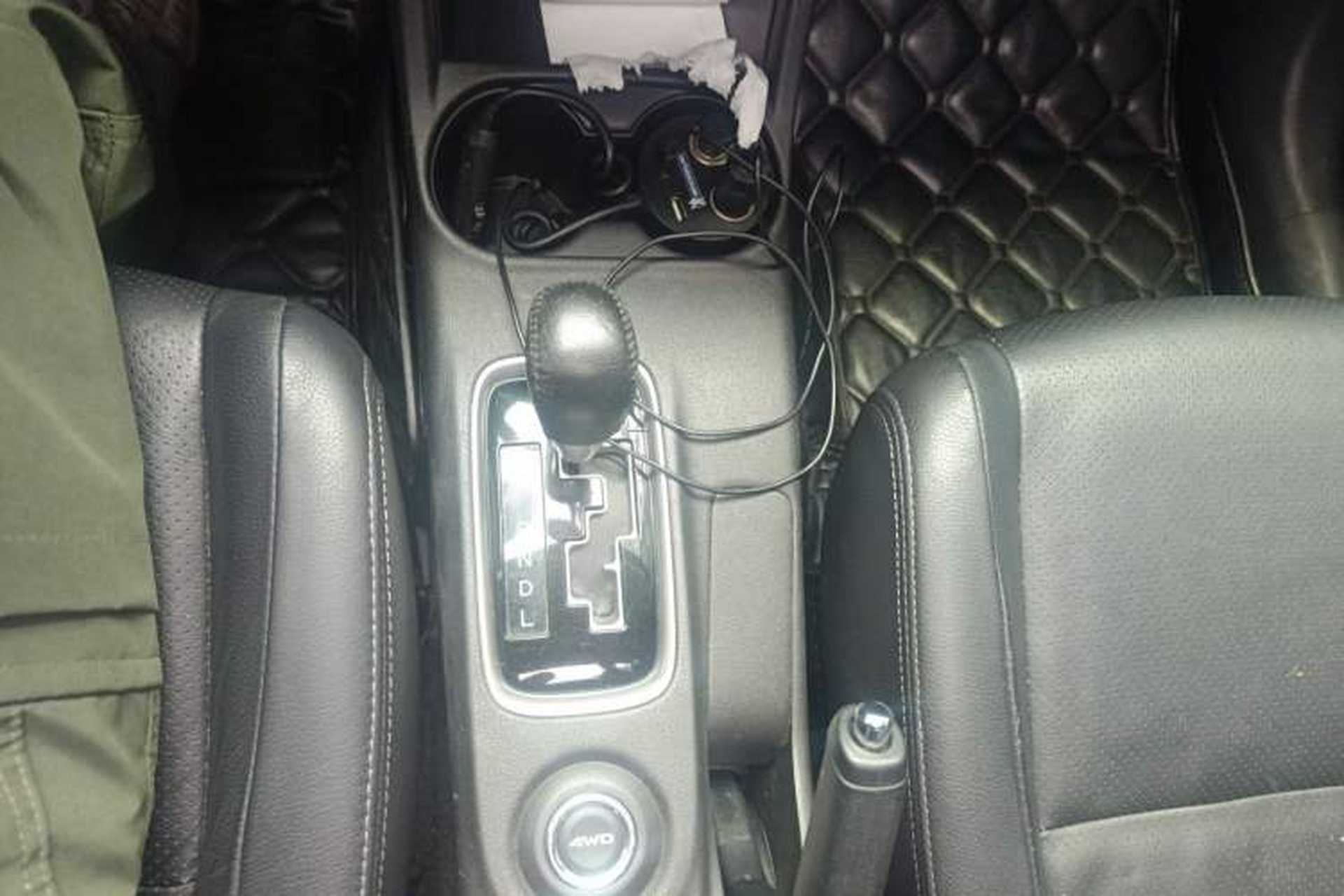 Used Mitsubishi Outlander 2016 2.4L 4x4 Elite Edition 5 Seats Gear Lever