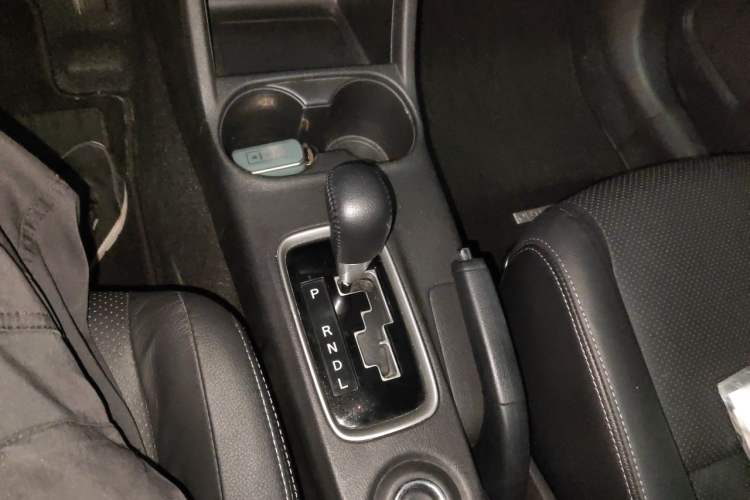 Used Mitsubishi Outlander  Gear Lever