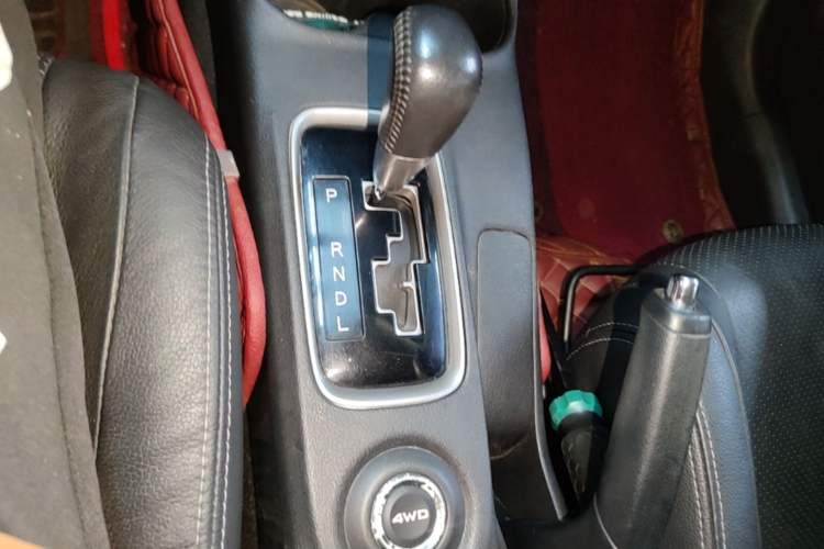 Used Mitsubishi Outlander 2016 2.4L 4x4 Elite Edition 5 Seats Gear Lever