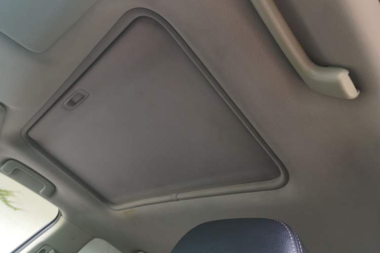 Used Mitsubishi Outlander 2016 2.4L 4x4 Luxury Edition 7-Seater Headliner