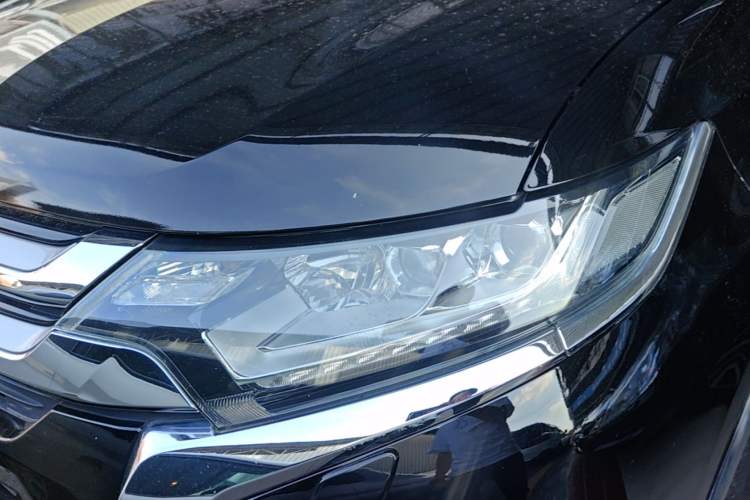 Used Mitsubishi Outlander 2016 2.4L 4x4 Elite Edition 5 Seats Left Front Headlight