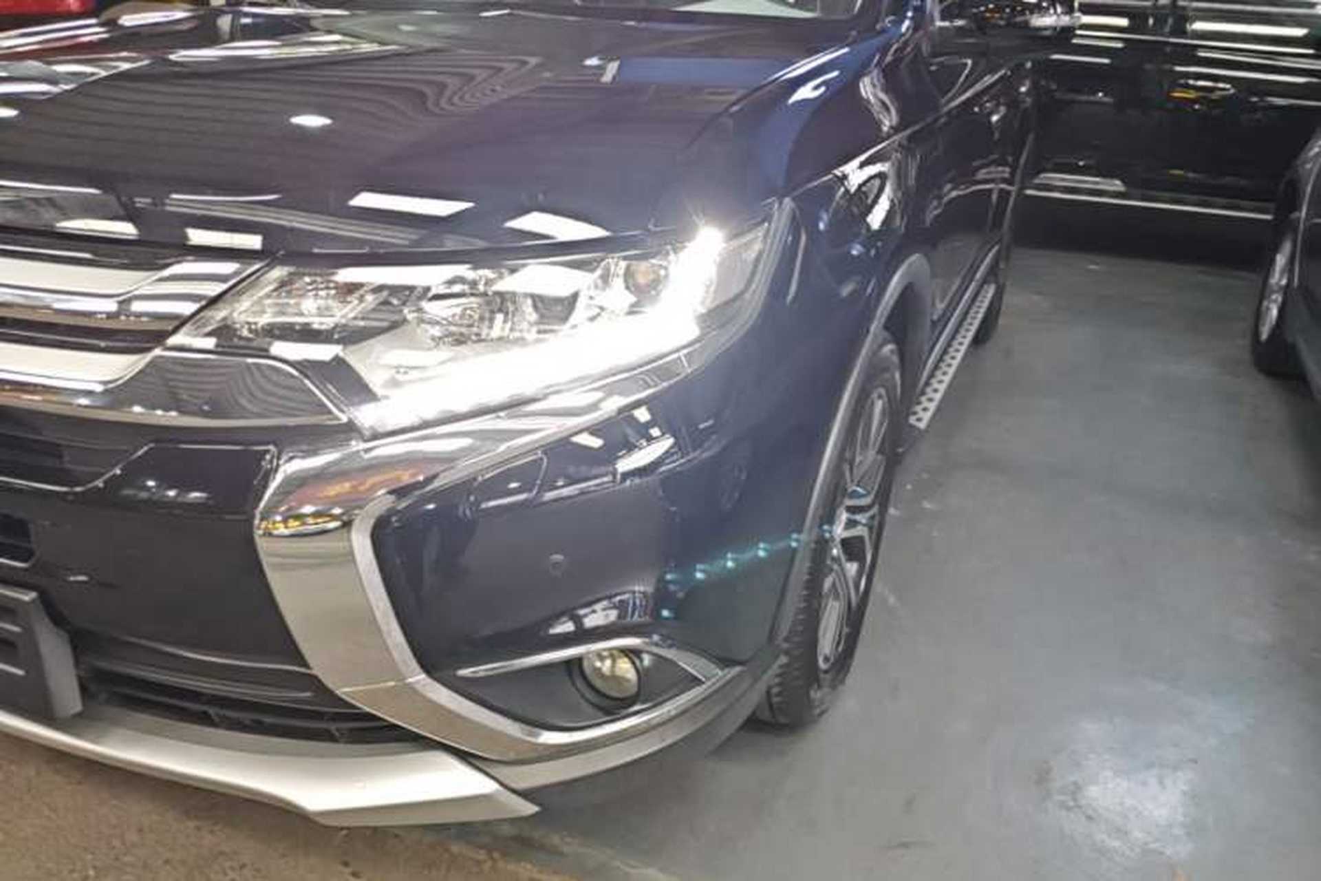 Used Mitsubishi Outlander 2016 2.4L 4x4 Elite Edition 5 Seats Left Front Headlight