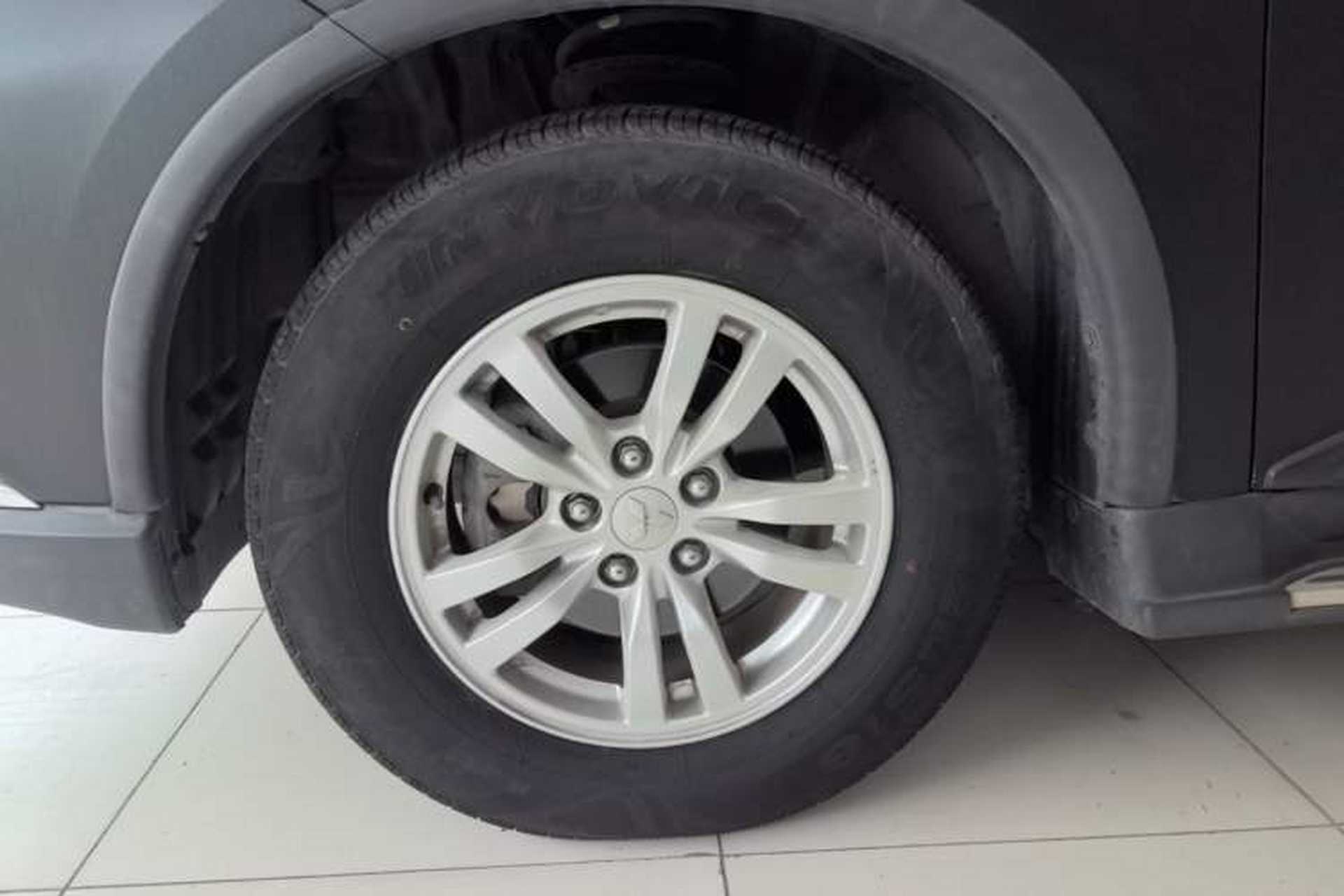 Used Mitsubishi Outlander 2016 2.0L Two-Wheel Drive Fashion Edition 5 Seats Left Front Wheel Hub