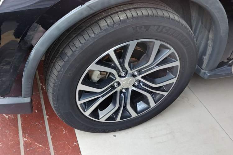 Used Mitsubishi Outlander 2016 2.4L 4x4 Elite Edition 5 Seats Left Front Wheel Hub