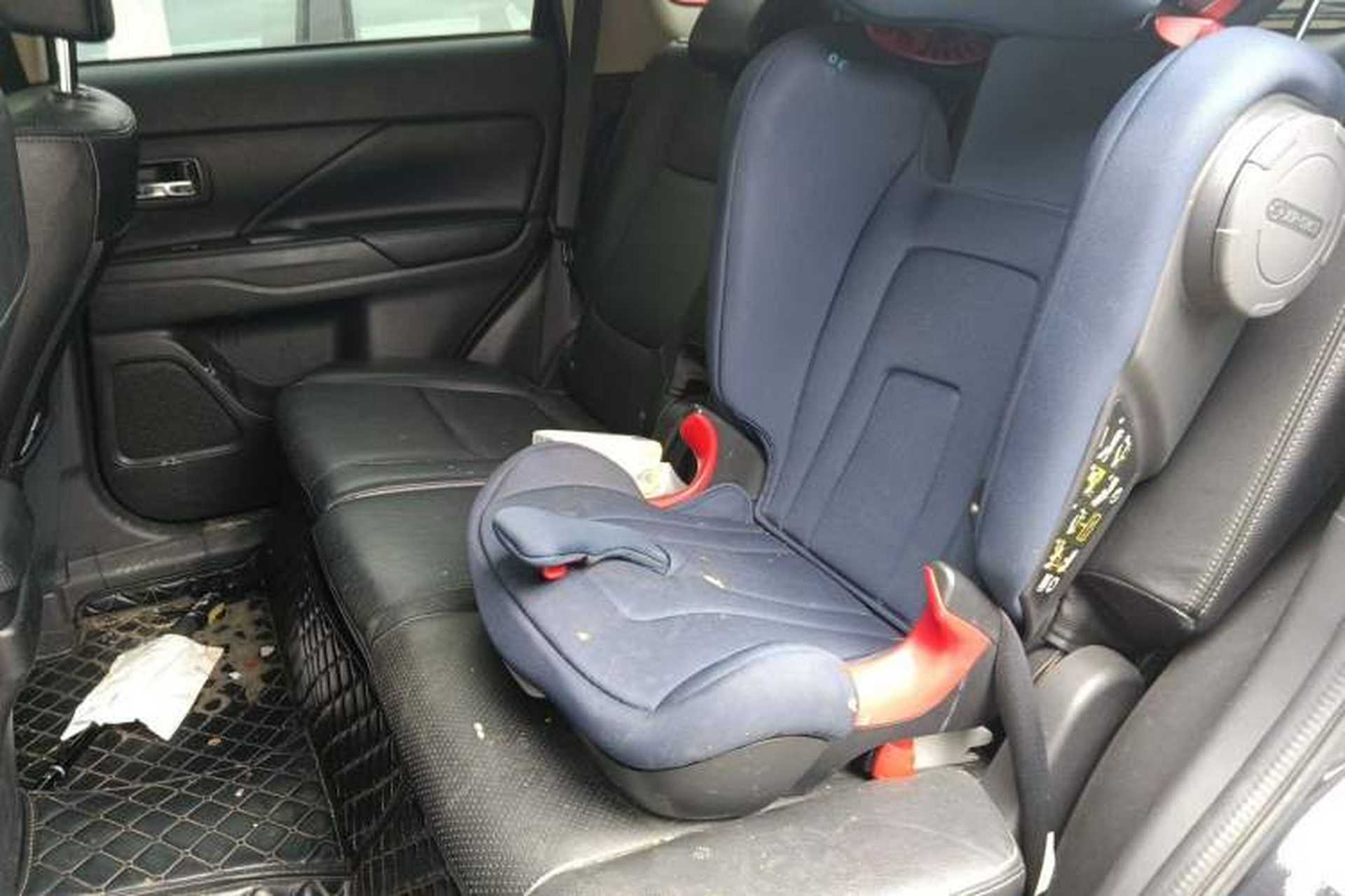Used Mitsubishi Outlander 2016 2.4L 4x4 Elite Edition 5 Seats Left Rear Seat