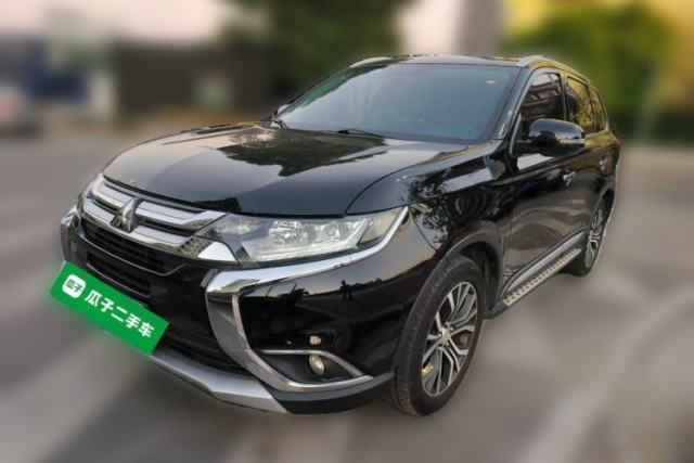 Used Mitsubishi Outlander 2016 2.4L 4x4 Luxury Edition 7-Seater