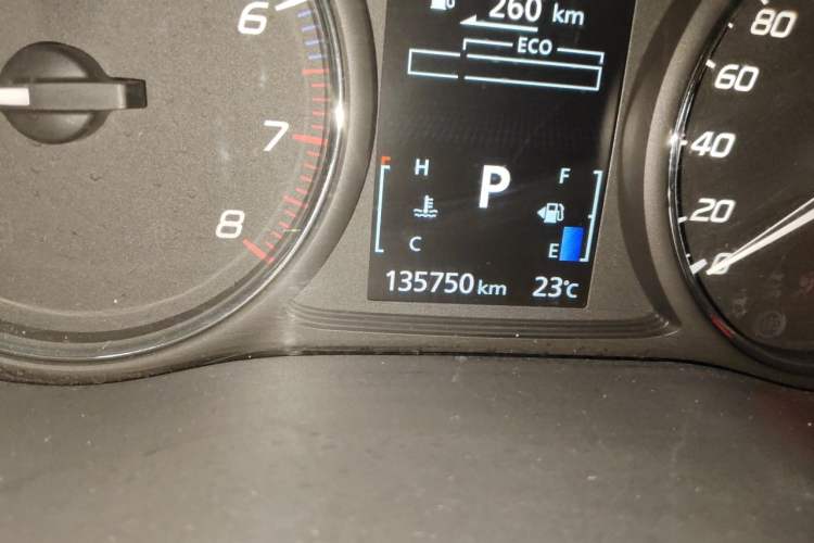 Used Mitsubishi Outlander  Odometer Close Up