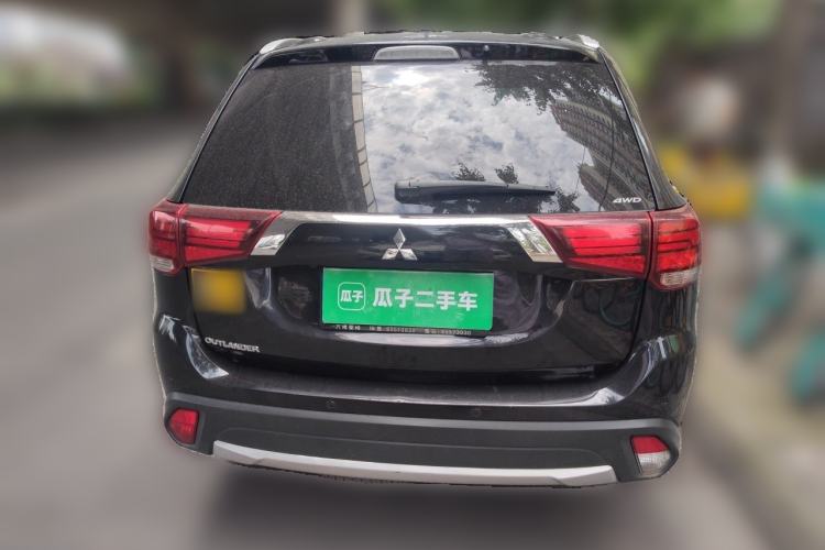 Used Mitsubishi Outlander 2016 2.4L 4x4 Elite Edition 7-Seater Rear