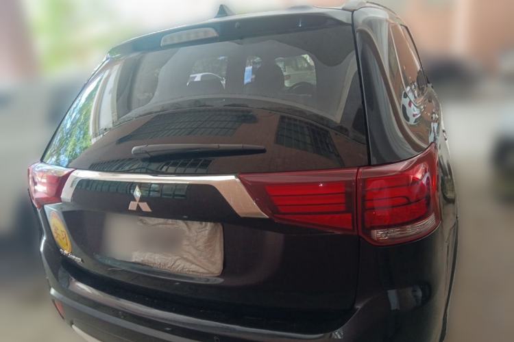 Used Mitsubishi Outlander 2016 2.4L 4x4 Elite Edition 5 Seats Rear
