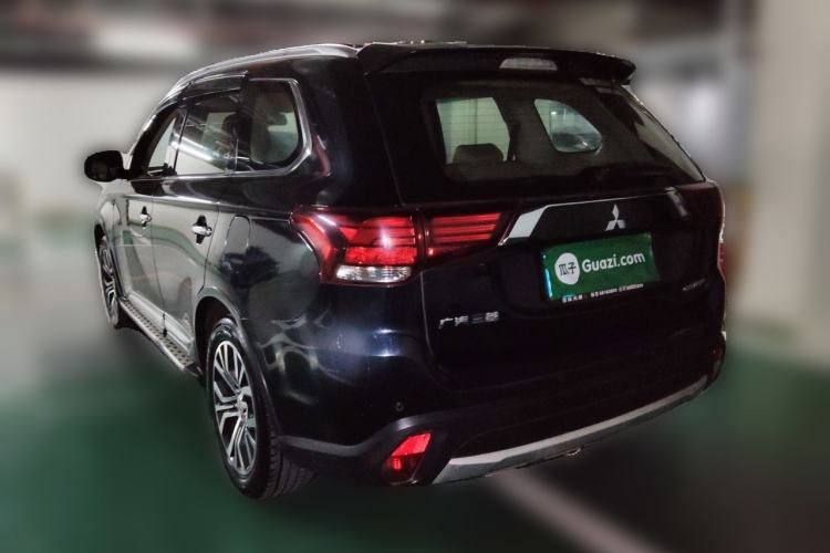 Used Mitsubishi Outlander 2016 2.4L 4x4 Elite Edition 5 Seats Rear Left 45 Deg