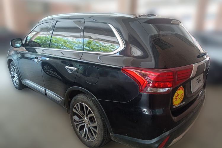 Used Mitsubishi Outlander 2016 2.4L 4x4 Elite Edition 5 Seats Rear Left 45 Deg