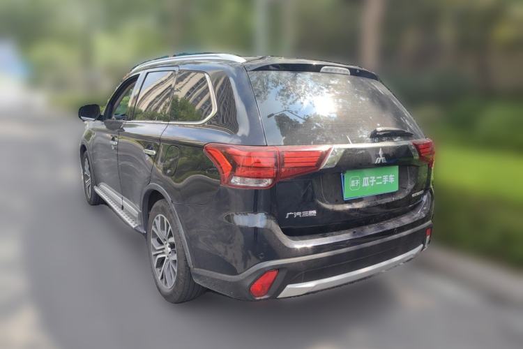 Used Mitsubishi Outlander 2016 2.4L 4x4 Elite Edition 5 Seats Rear Left 45 Deg