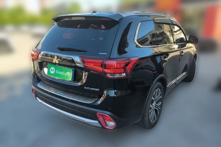 Used Mitsubishi Outlander 2016 2.4L 4x4 Elite Edition 5 Seats Rear Right 45 Deg