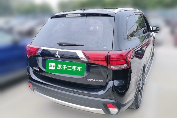 Used Mitsubishi Outlander 2016 2.4L 4x4 Elite Edition 5 Seats Rear Right 45 Deg