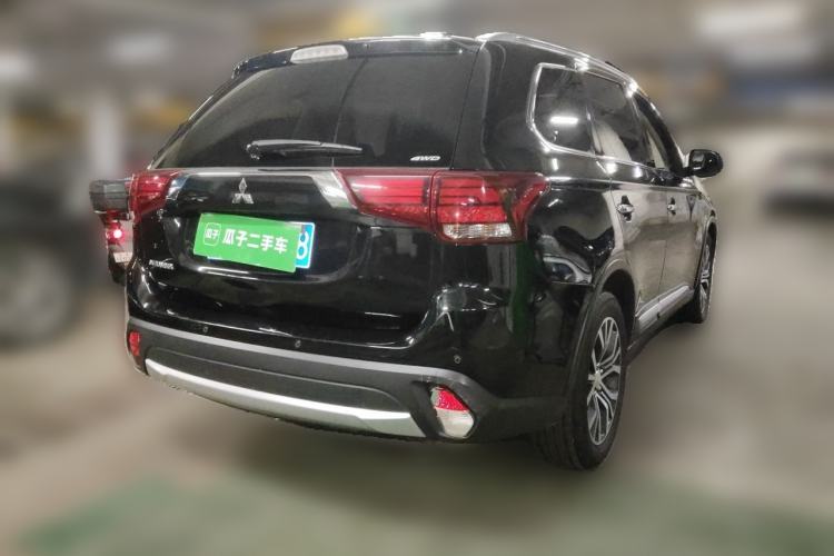 Used Mitsubishi Outlander  Rear Right 45 Deg