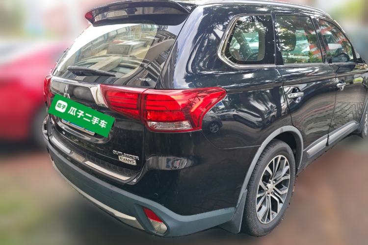 Used Mitsubishi Outlander 2016 2.4L 4x4 Elite Edition 5 Seats Rear Right 45 Deg