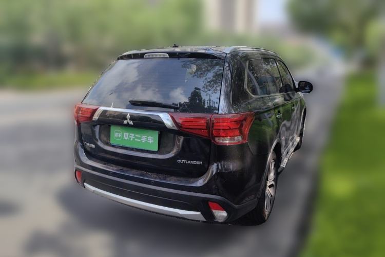 Used Mitsubishi Outlander 2016 2.4L 4x4 Elite Edition 5 Seats Rear Right 45 Deg