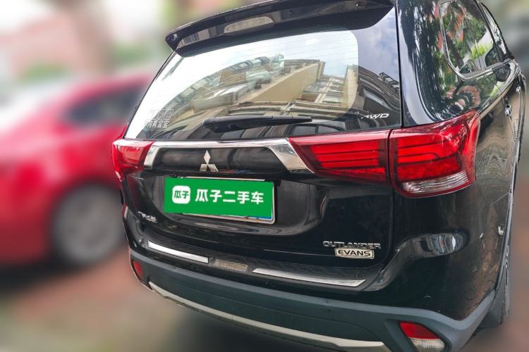 Used Mitsubishi Outlander 2016 2.4L 4x4 Elite Edition 5 Seats Rear