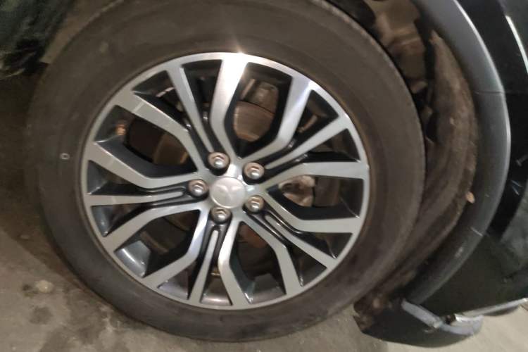 Used Mitsubishi Outlander  Right Front Wheel Hub