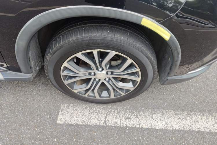 Used Mitsubishi Outlander 2016 2.4L 4x4 Luxury Edition 7-Seater Right Front Wheel Hub