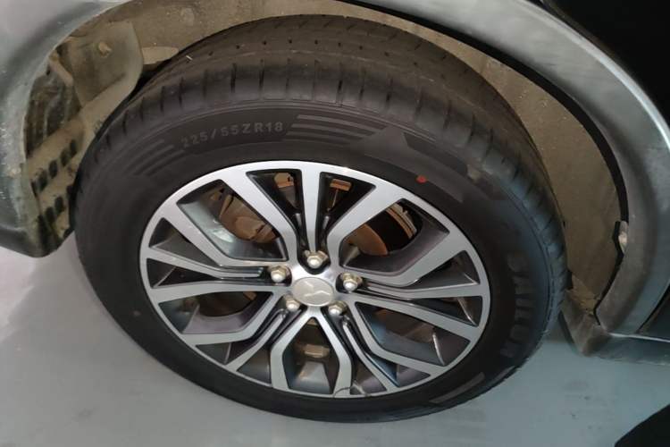 Used Mitsubishi Outlander 2016 2.4L 4x4 Elite Edition 5 Seats Right Rear Wheel Hub