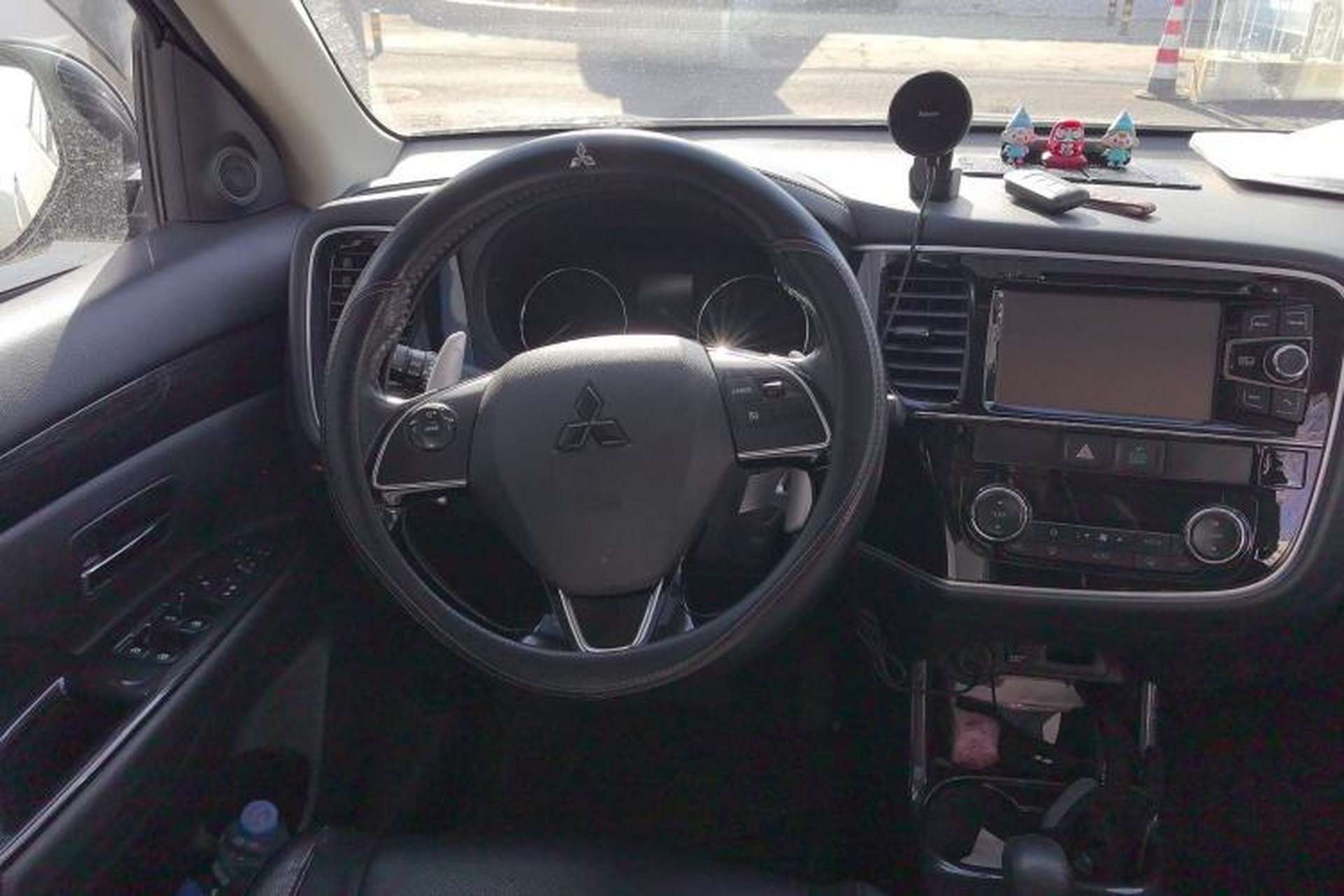 Used Mitsubishi Outlander 2016 2.4L 4x4 Elite Edition 5 Seats Steering Wheel