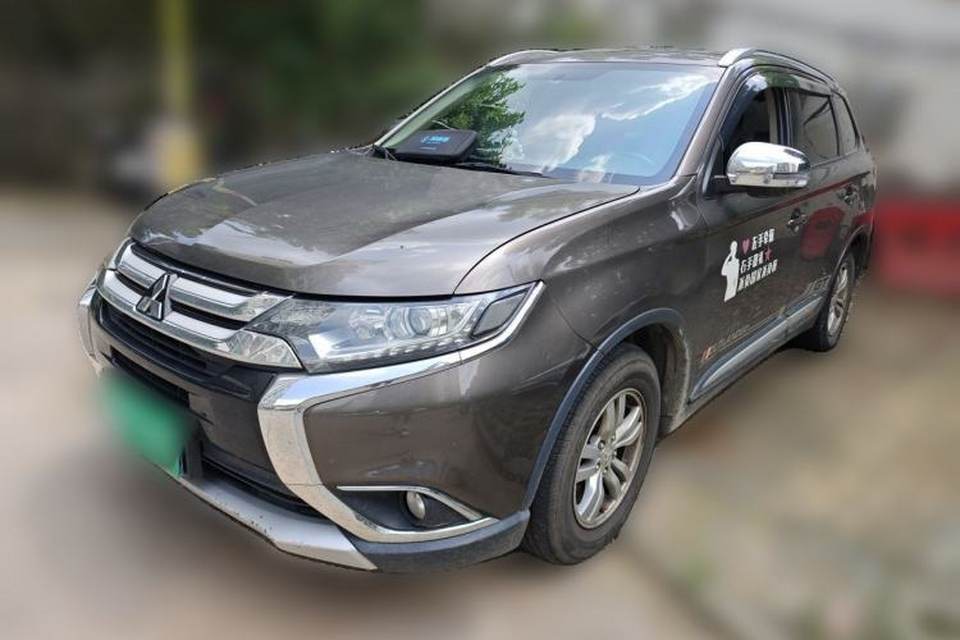 Mitsubishi Outlander 2016