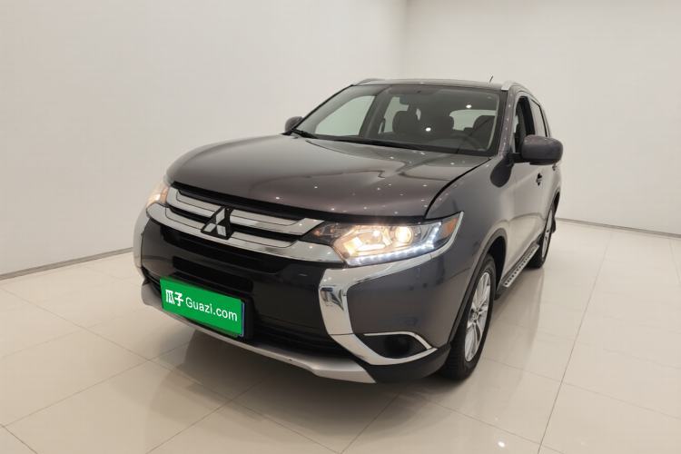Used Mitsubishi Outlander 2016 2.0L Two-Wheel Drive Fashion Edition 5 Seats Guazi used car, China used car export, Used car for sale, Used  cars, Cheapest cars for sale
