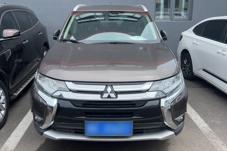 Used Mitsubishi Outlander 2016 2.4L 4x4 Elite Edition 5 Seats Exterior 1