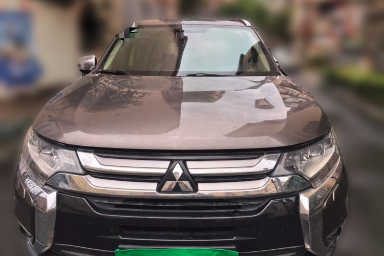 Used Mitsubishi Outlander 2016 2.4L 4x4 Elite Edition 5 Seats Front