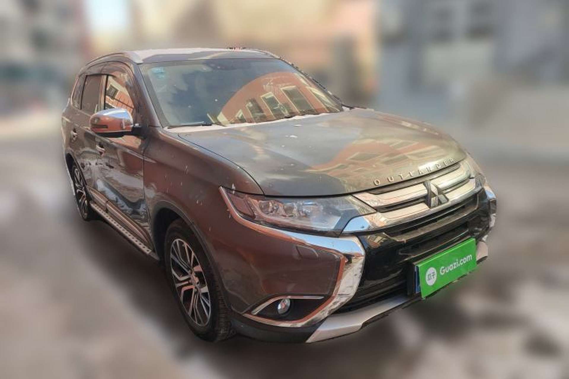 Used Mitsubishi Outlander 2016 2.4L 4x4 Elite Edition 7-Seater Front Right 45 Deg