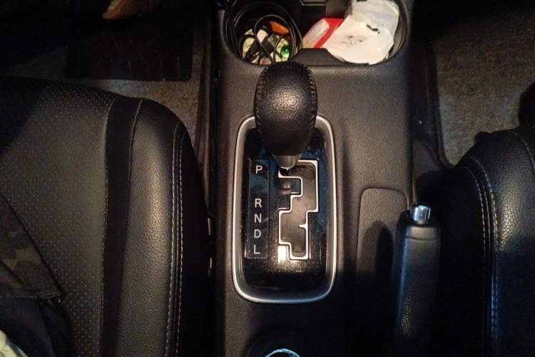 Used Mitsubishi Outlander 2016 2.4L 4x4 Flagship GT Edition 7 Seats Gear Lever