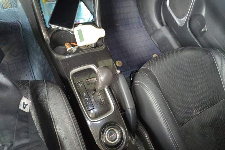 Used Mitsubishi Outlander 2016 2.4L 4x4 Elite Edition 5 Seats Gear Lever