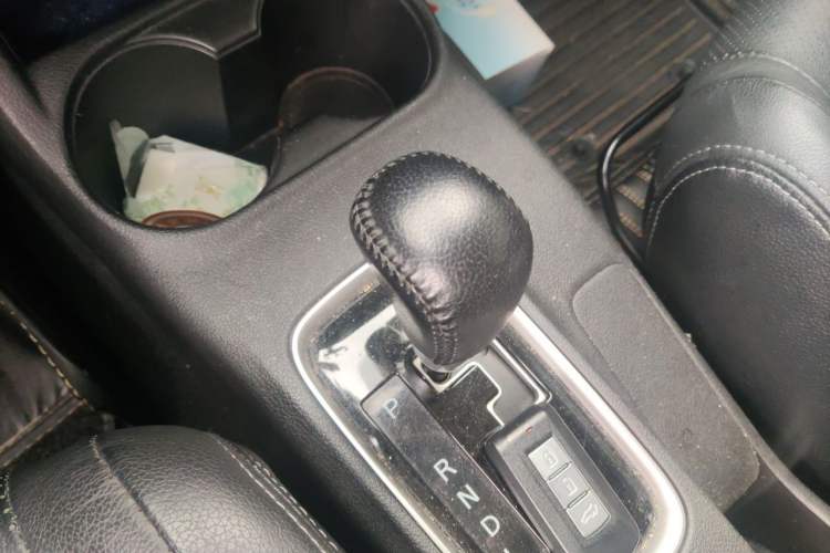 Used Mitsubishi Outlander 2016 2.4L 4x4 Elite Edition 5 Seats Gear Lever