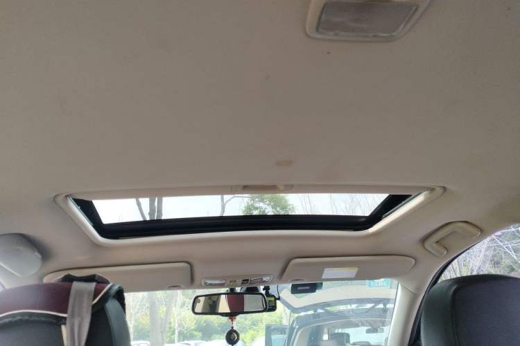 Used Mitsubishi Outlander 2016 2.4L 4x4 Luxury Edition 7-Seater Headliner