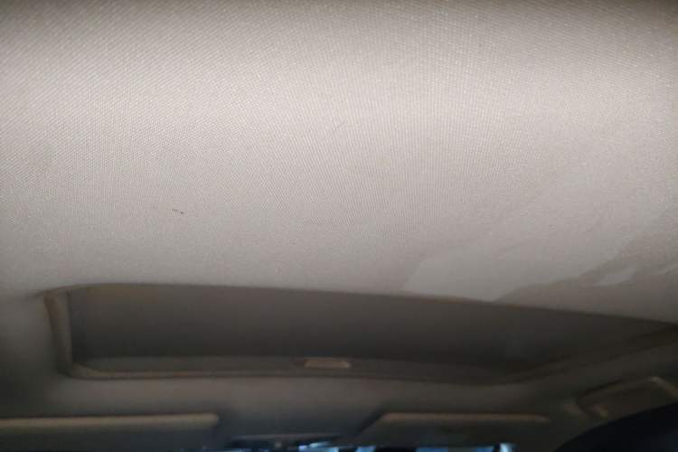 Used Mitsubishi Outlander 2016 2.4L 4x4 Luxury Edition 7-Seater Headliner